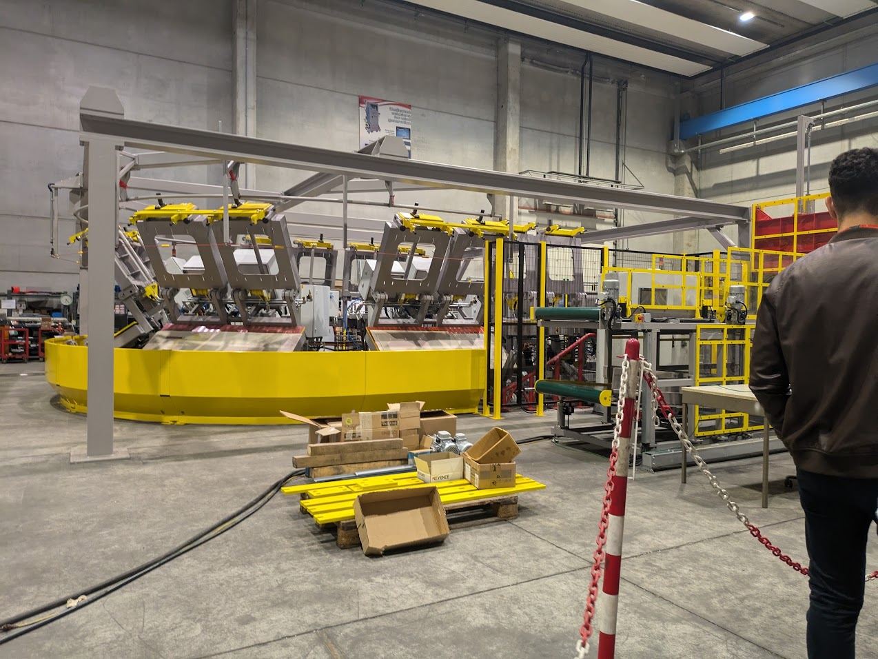 Carousel polyurethane molding line