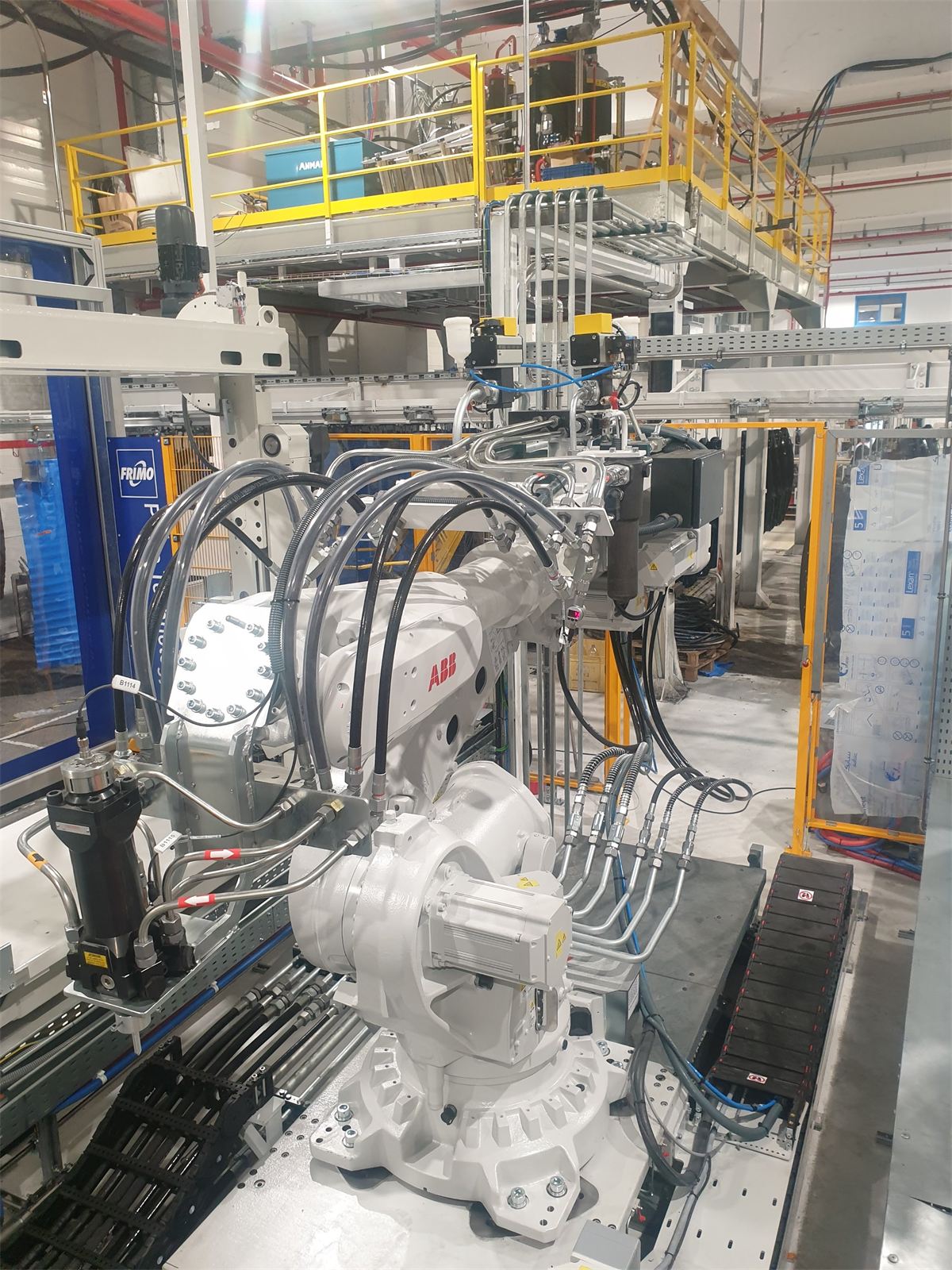 Rigid polyurethane installation with robot